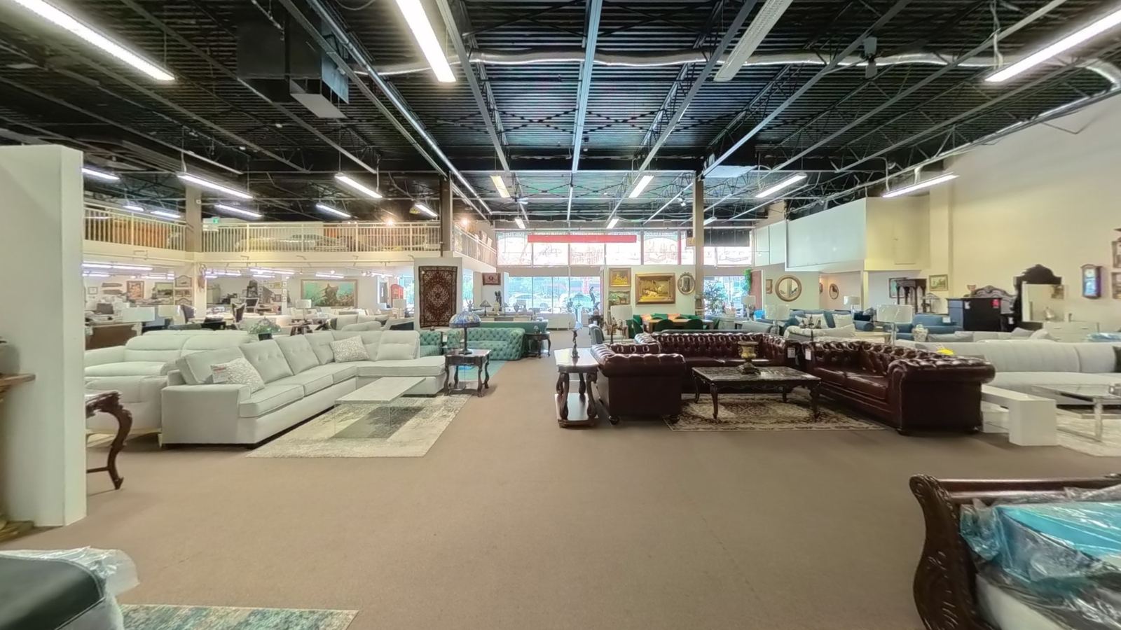 Galerie Oasis showroom floor in Laval